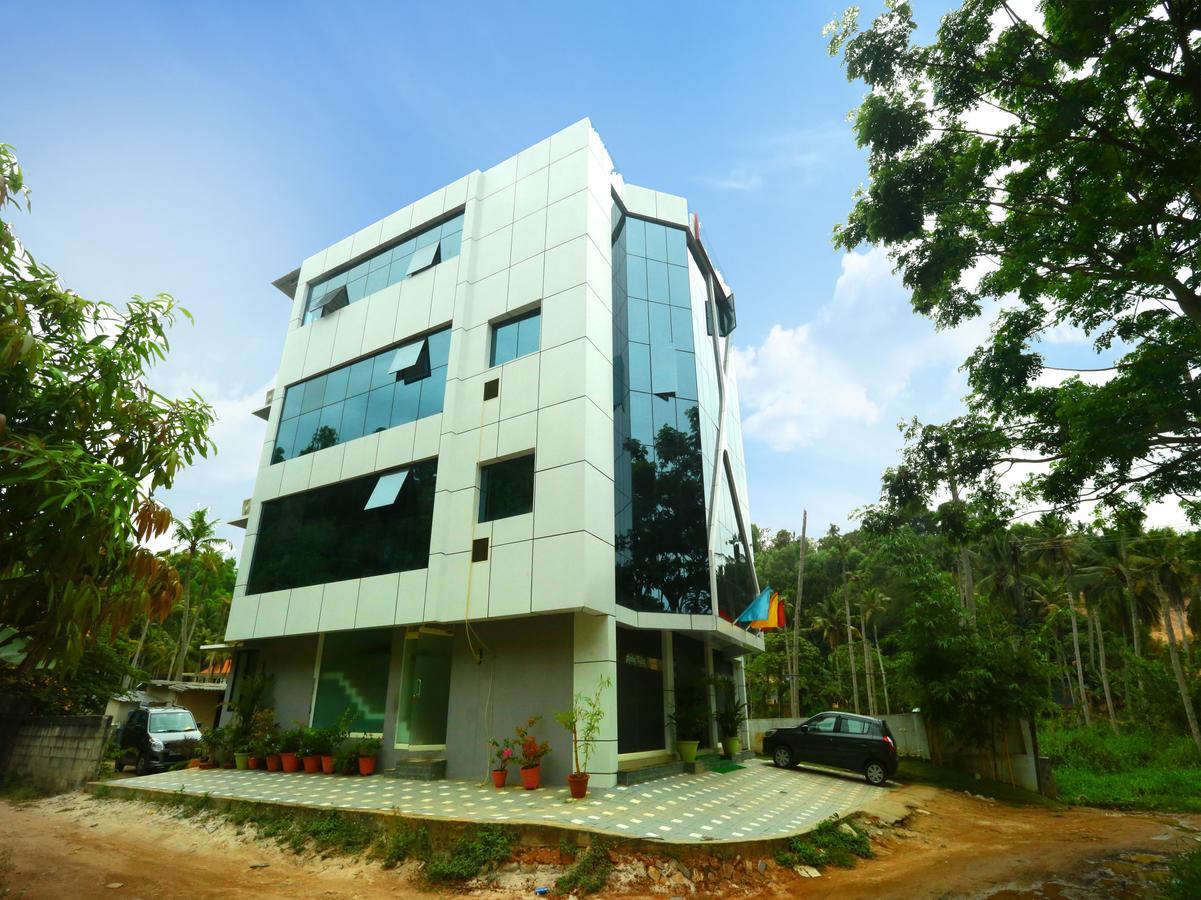Oyo 9557 Near Kims Hospital Hotel Thiruvananthapuram Kültér fotó