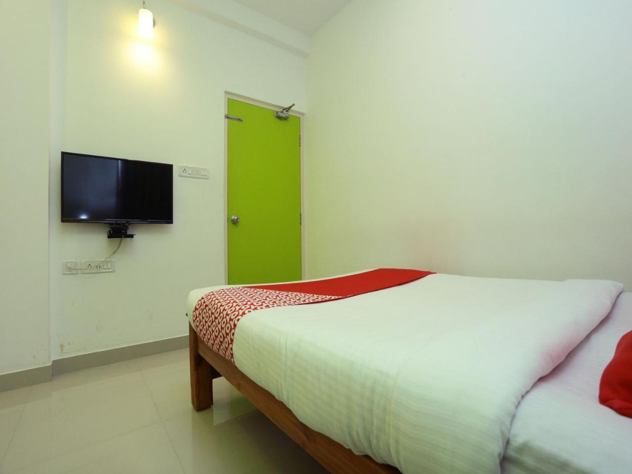Oyo 9557 Near Kims Hospital Hotel Thiruvananthapuram Kültér fotó